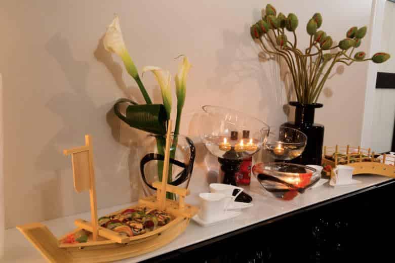 Triangle Teacup with Saucer-Set of 4