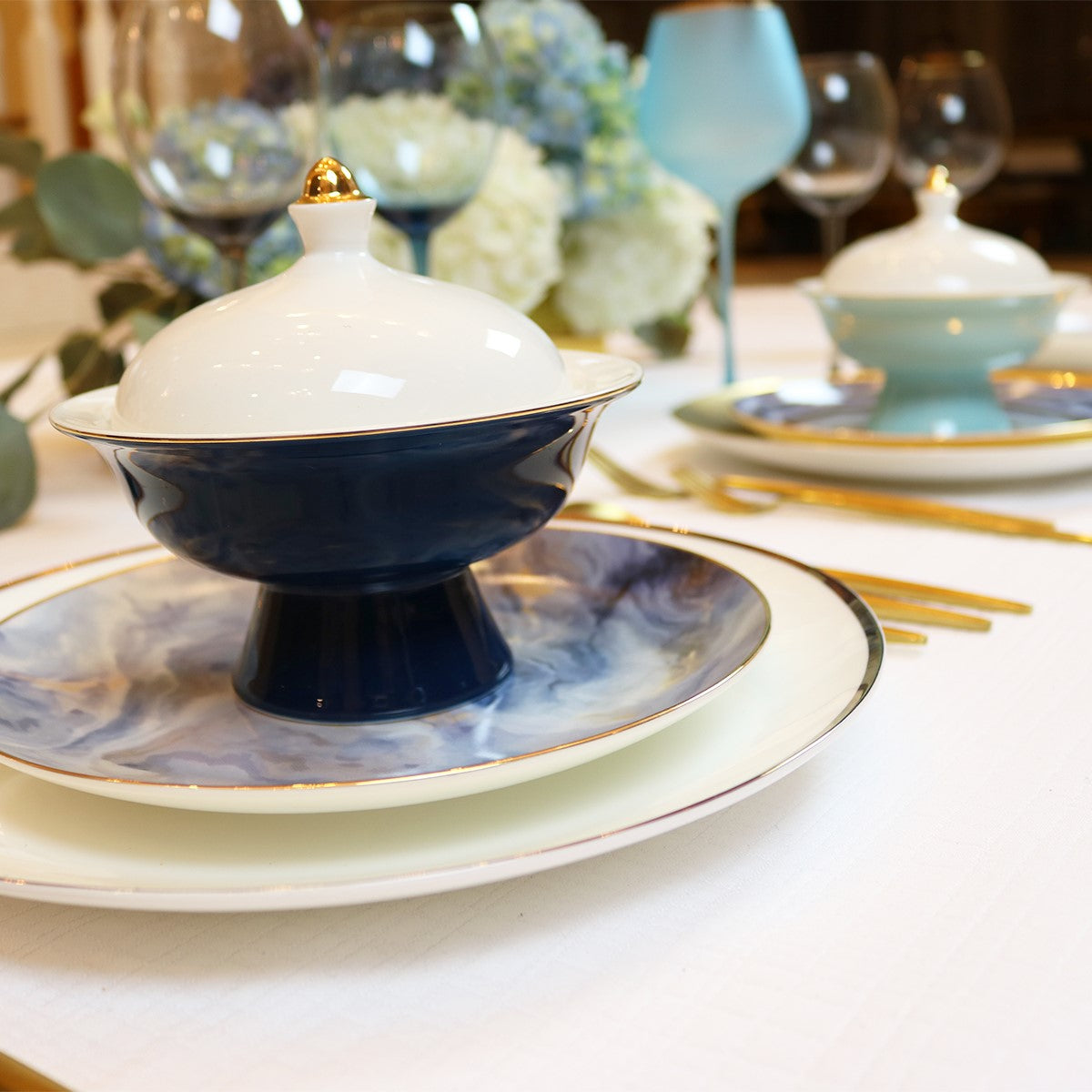 Plates Blue: A Simple Way to Transform Your Tablescape