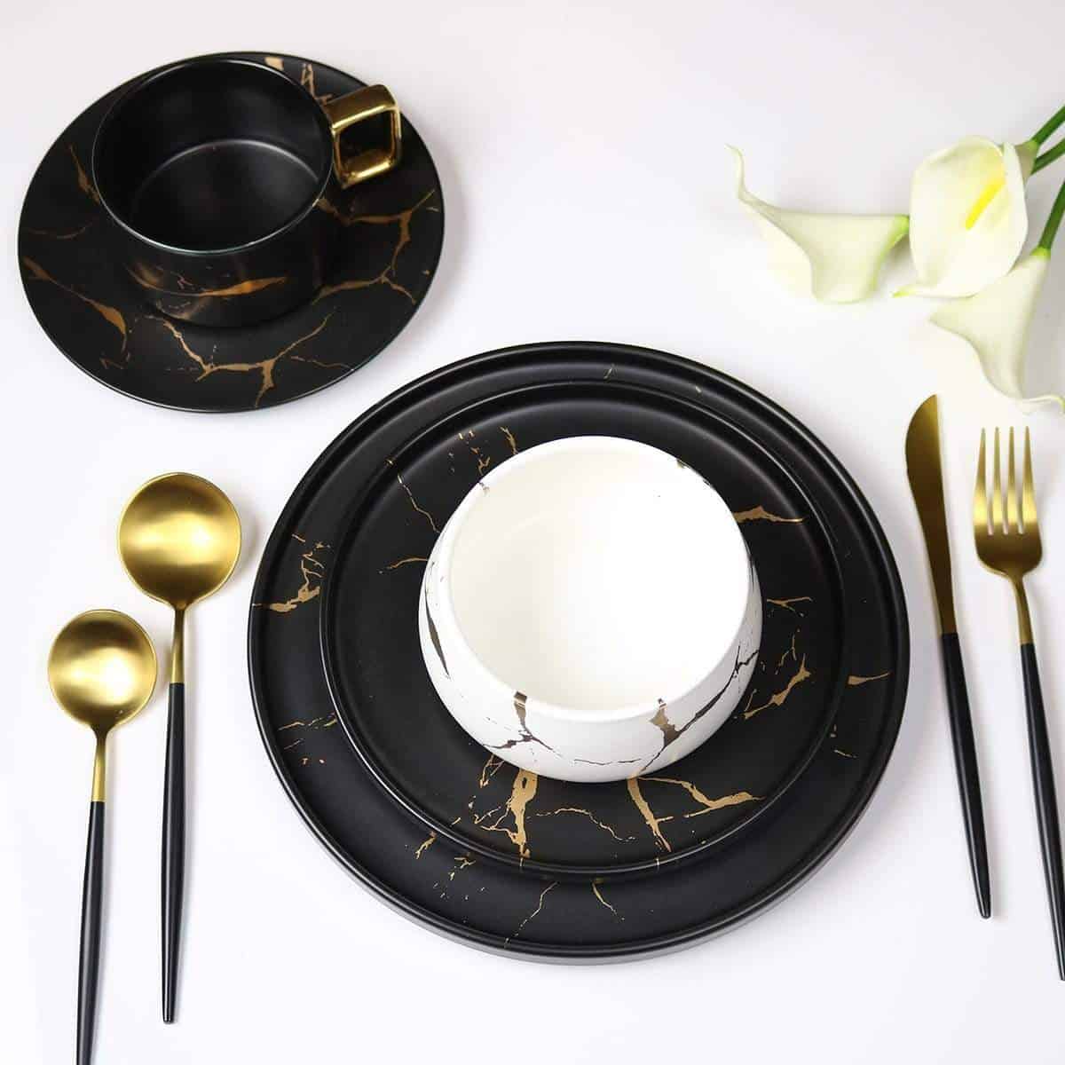 Gold Veined Black Dinner Plate -Set of 4