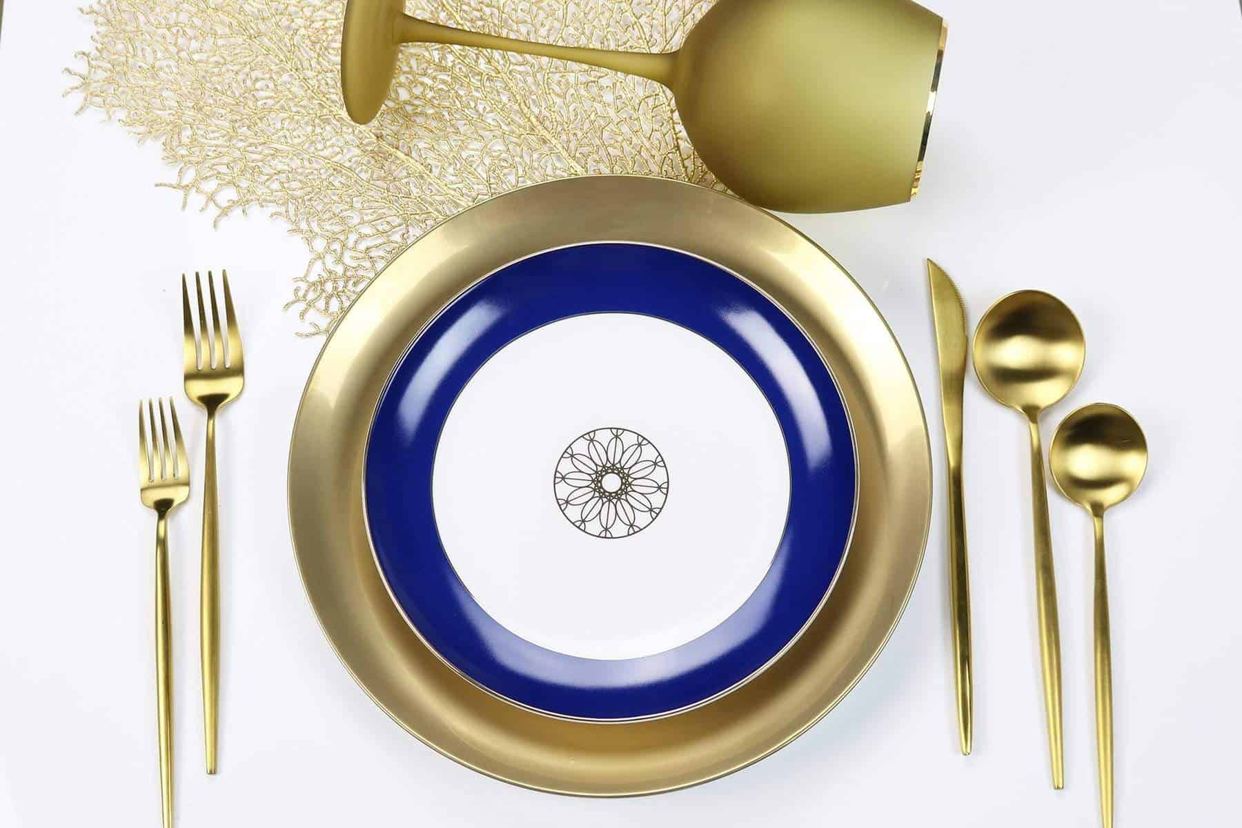 Wide Gold Rim Dinner Plate-Set of 4