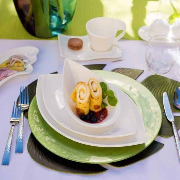 Leaf Shape Dinner PlateSet of 4 little white dish